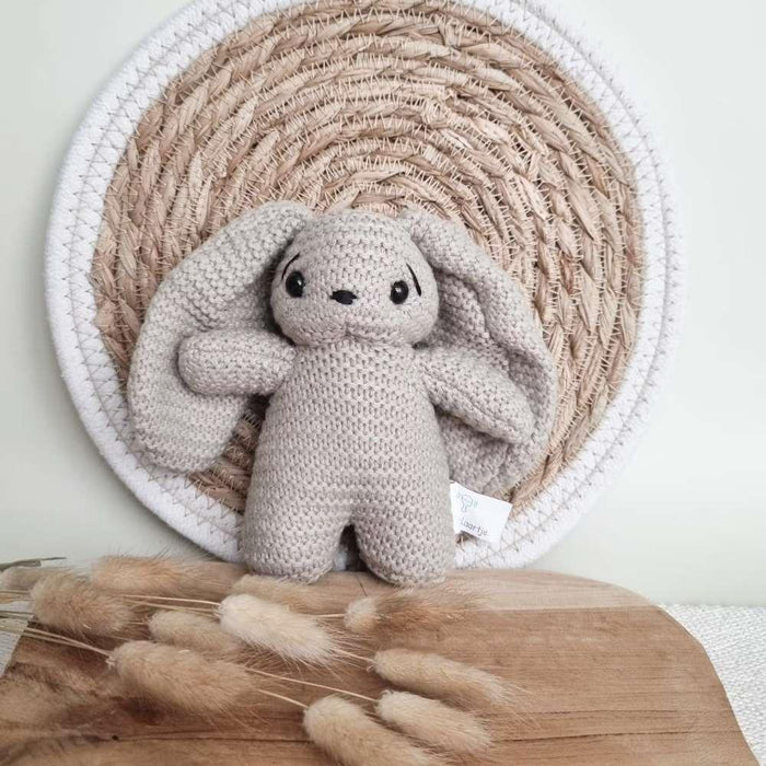 Rammelaartje Peluche em Crochet Coelho Bege 16x18cm