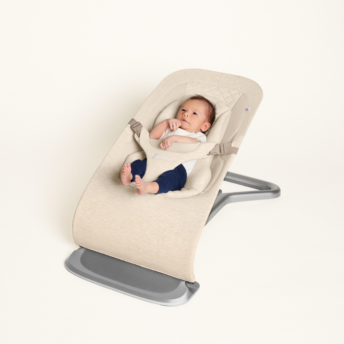 Ergobaby Evolve Creme Lounger