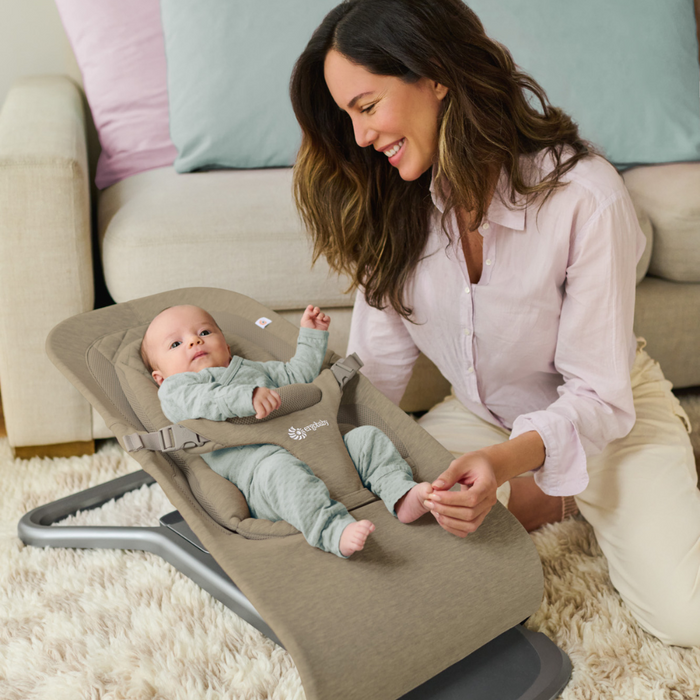 Ergobaby Evolve Soft Olive Lounger