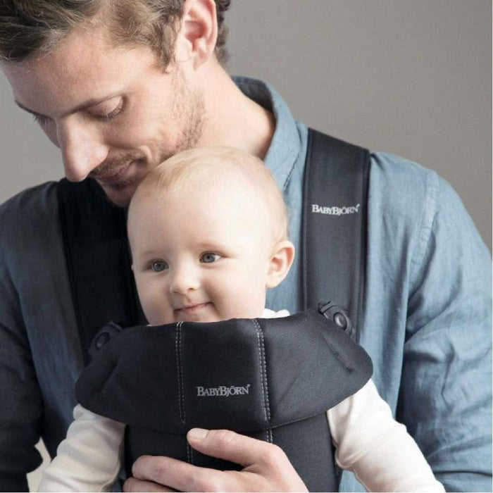 BabyBjorn Marsúpio Mini  Algodão Preto