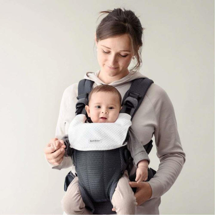 Babero Porta Bebé Babybjorn Blanco Harmony