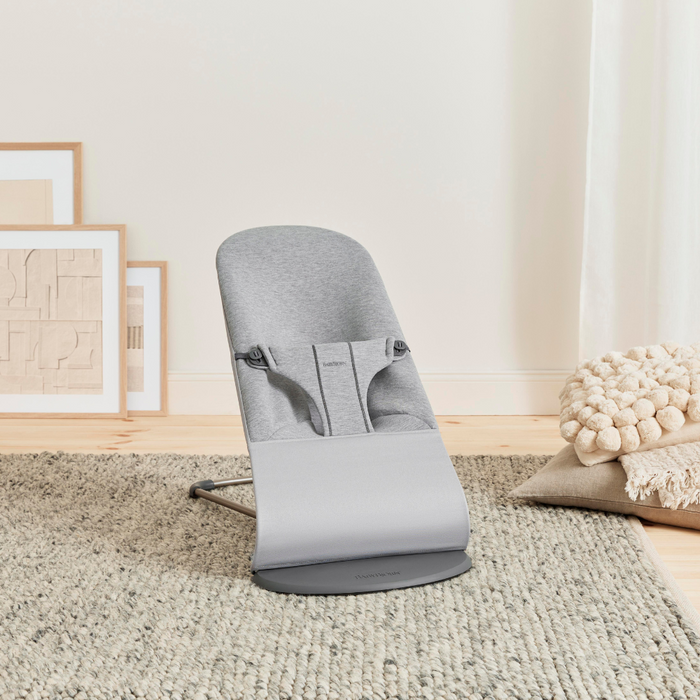 Espreguiçadeira BabyBjörn Bliss 3D Jersey Light Grey + Brinquedo Soft Friends