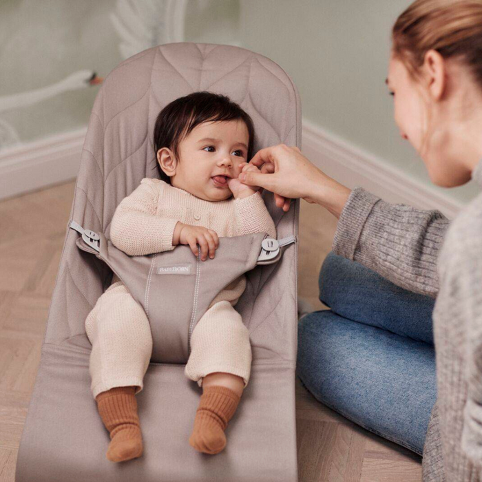 Espreguiçadeira BabyBjörn Bliss Petal Sand Grey