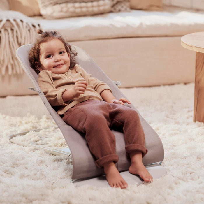 Espreguiçadeira BabyBjörn Bliss Petal Sand Grey