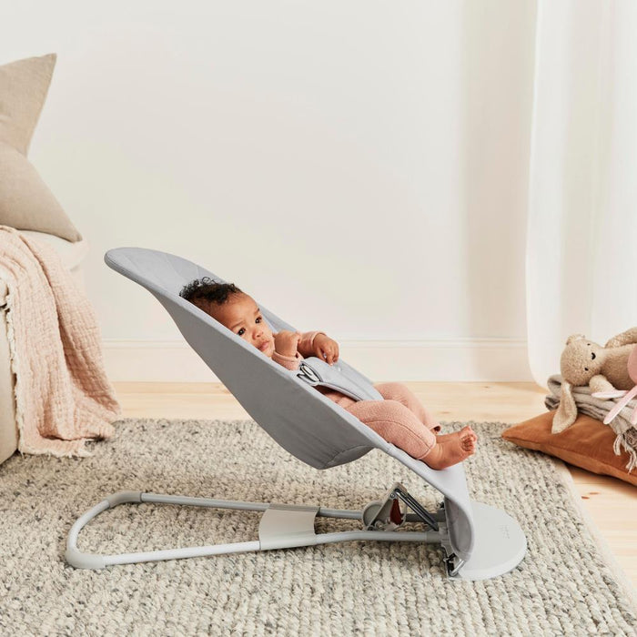 Espreguiçadeira BabyBjörn Bliss Petal Light Grey