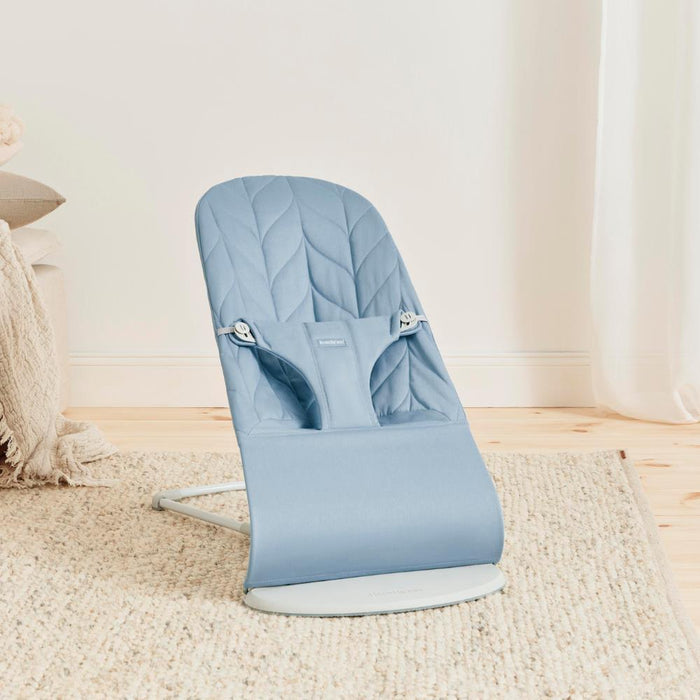 BabyBjörn Bliss Petal Blue Lounger