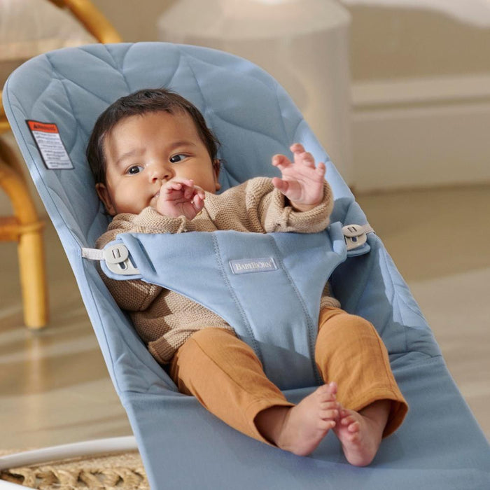 BabyBjörn Bliss Petal Blue Lounger