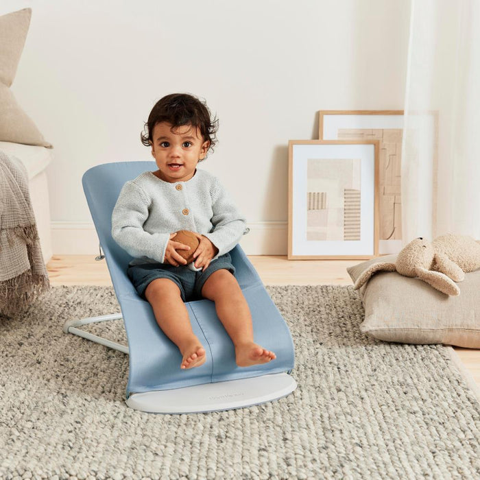 BabyBjörn Bliss Petal Blue Lounger