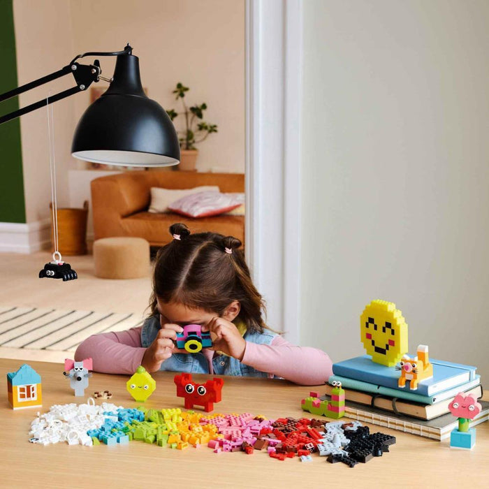 Lego Classic Caixa da Felicidade Criativa 680 Peças