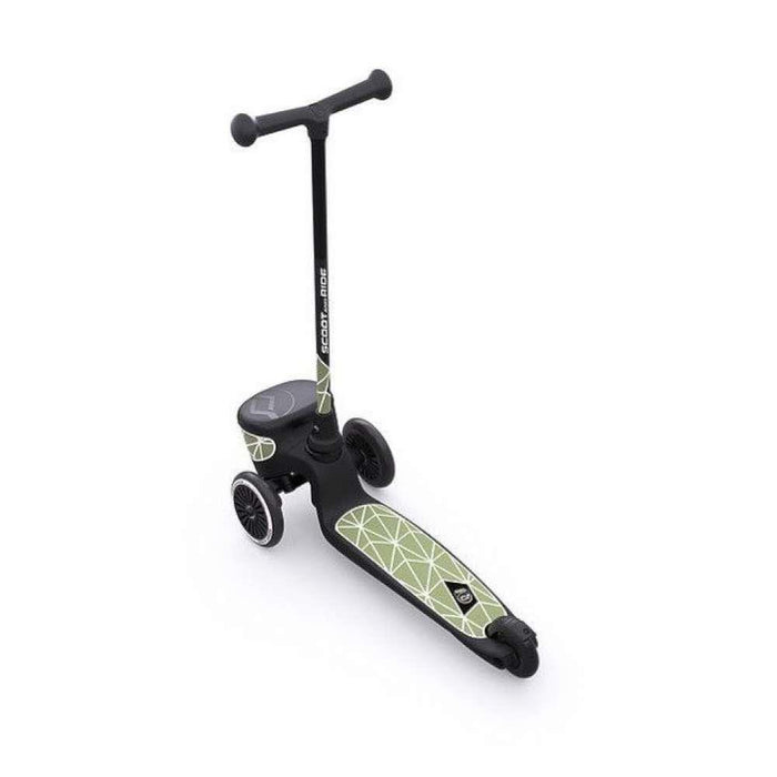 Scooter Highwaykick Two Lifestyle con líneas verdes