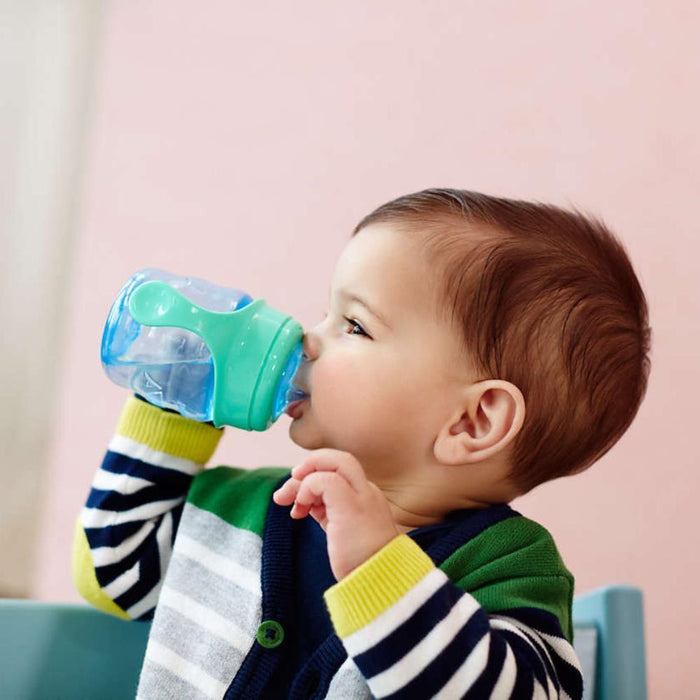 Vaso de aprendizaje con boquilla blanda verde Avent